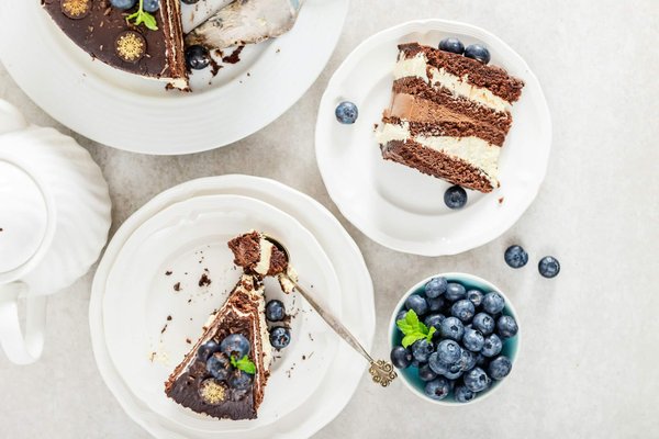 How to bake a Fluffy Chiffon Cake with Orange Zest and a Glaze?